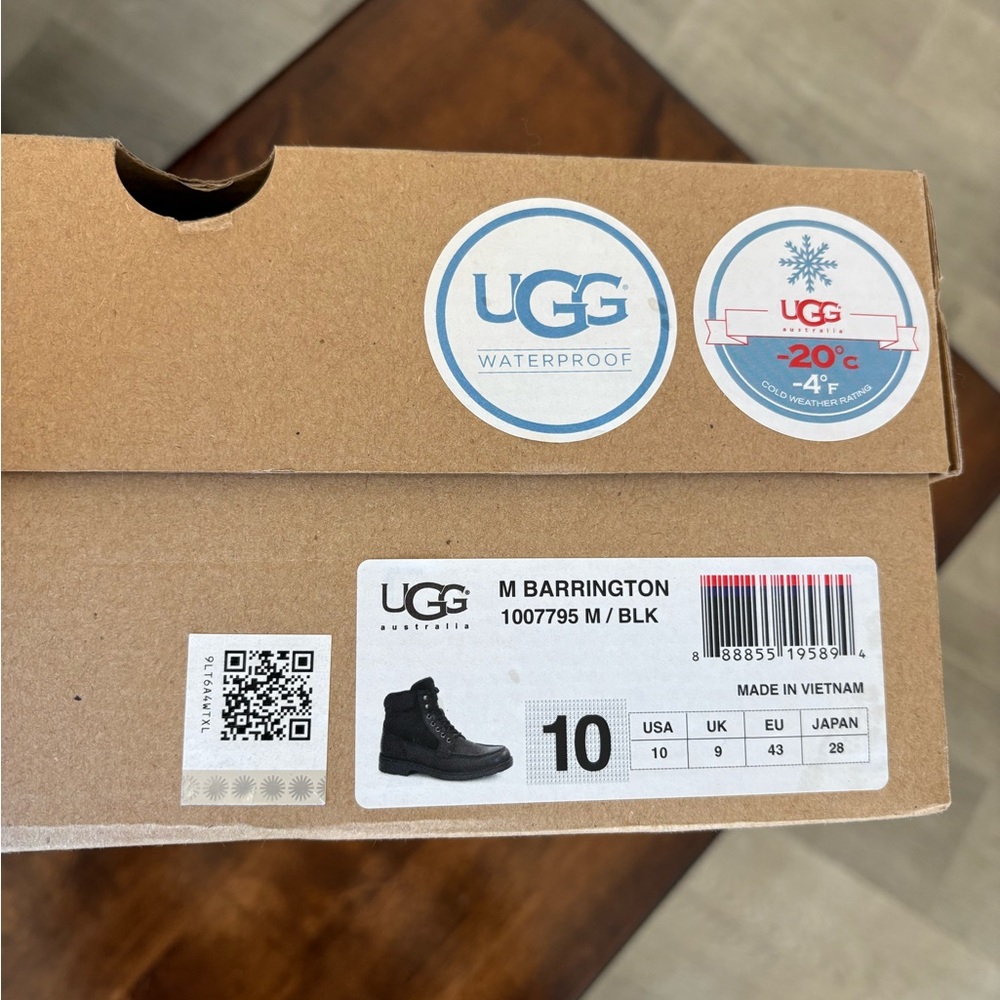 UGG Men's Black Boots - Picture 3 of 11